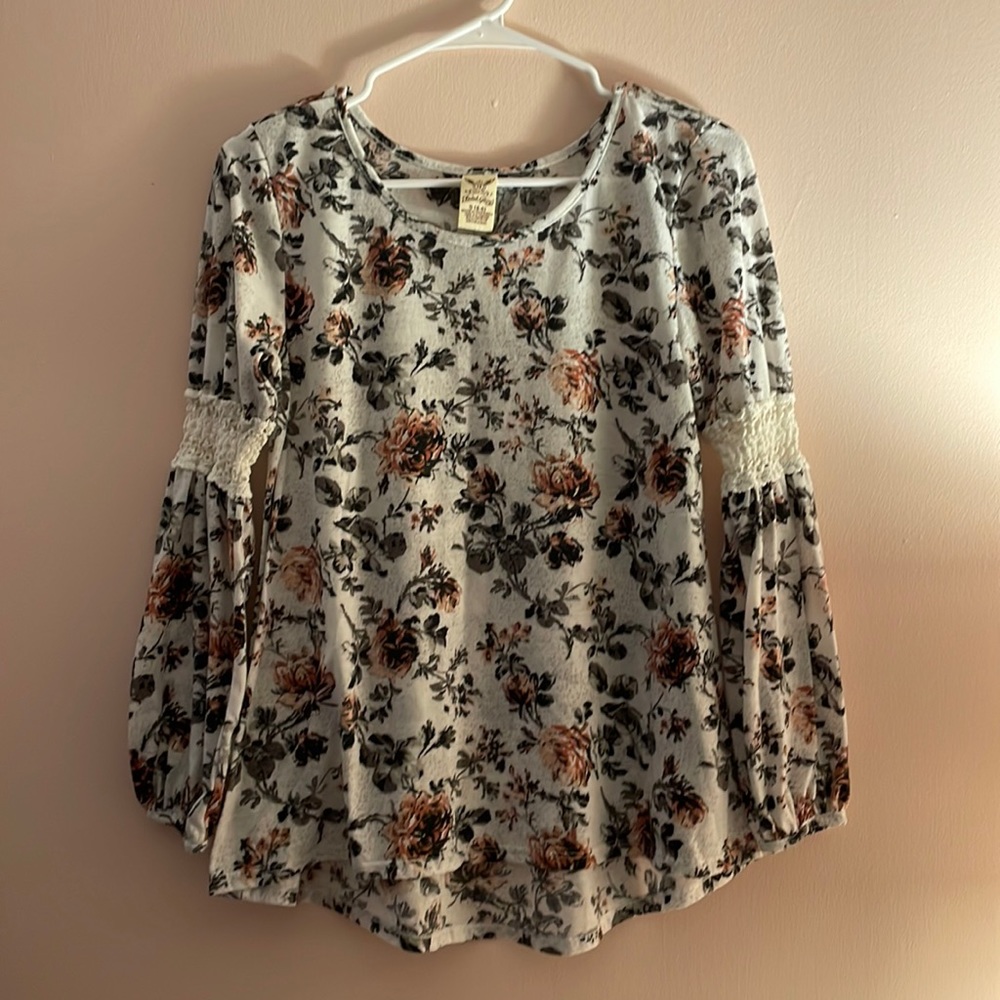 Faded Glory blouse, size Small (4-6), long sleeve grey and pink floral